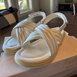 NWT Blowfish Kids Cream Sandals